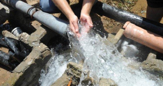 تركتهم بلا حل.. “الفوار” تطالب السلطة بترخيص خزان يخفف أزمة المياه