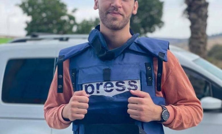 أجهزة السلطة تعتقل الصحفي عبادة طحاينة من جنين