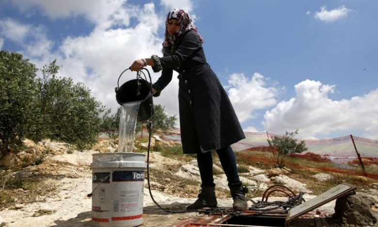 مطالبات للسلطة بتوفير المياه للمواطنين في ظل الأزمة الخانقة