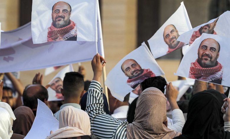 عائلة نزار بنات: أجهزة السلطة تتستر خلف القضاء لقتل العدالة