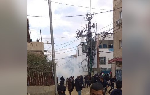 أجهزة السلطة في جنين تقمع تظاهرتين للمطالبة برفع الحصار عن المخيم