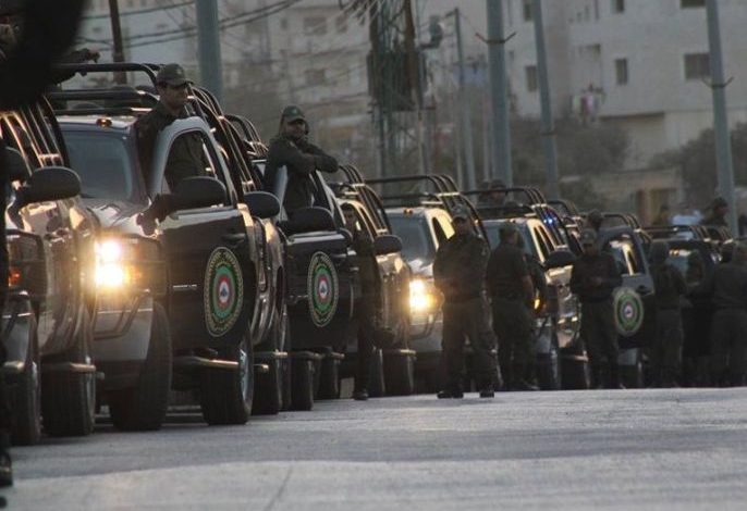 أجهزة السلطة تستعرض في طوباس.. “انتفاشة طاووس” أمام الشعب ودفن للرأس أمام المحتل