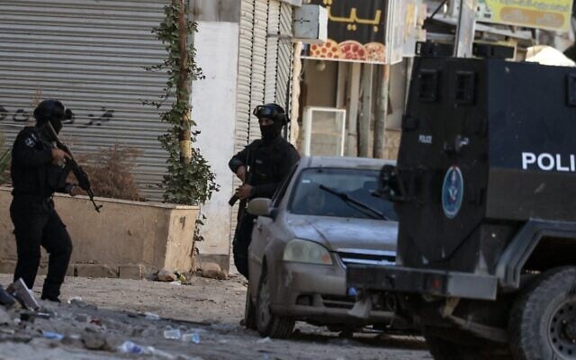 حقوقي يطالب بالضغط شعبياً وفصائلياً على السلطة لوقف عدوانها على جنين