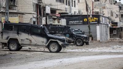 بالحصار وإطلاق النار.. أجهزة السلطة تحرم المواطنين من إقامة صلاة الجمعة بمخيم جنين