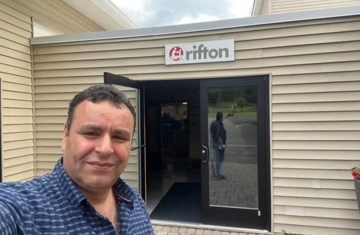 محمد عمرو.. نقيب العلاج الطبيعي يجمع بين الفساد والزعرنة