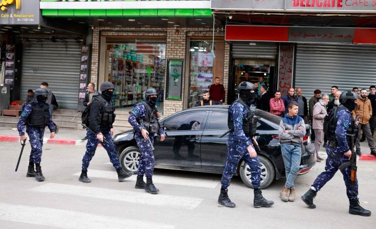 فتح هددته.. المبادرة الوطنية تحذر من المساس بأمينها العام مصطفى البرغوثي