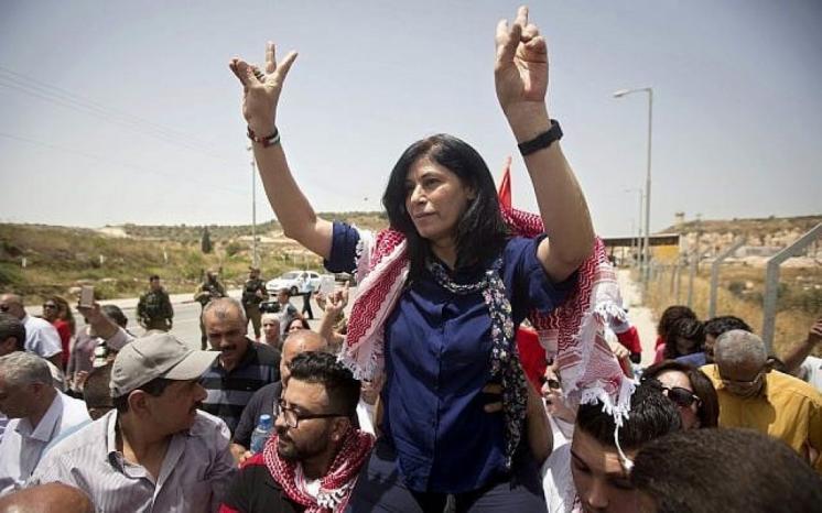 السلطة تفشل في الإفراج عن الأسرى والمقاومة تنجح فلماذا تغضب فتح؟