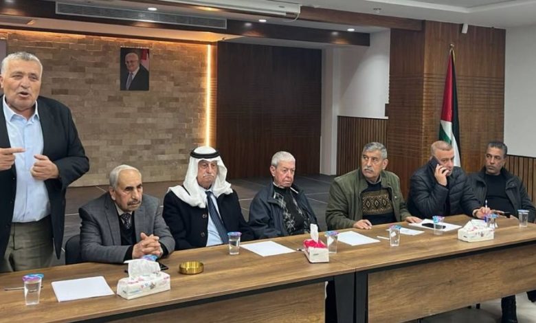 وفد كبير من وجهاء الضفة يصل مخيم جنين لإتمام مبادرة “السلم الأهلي”