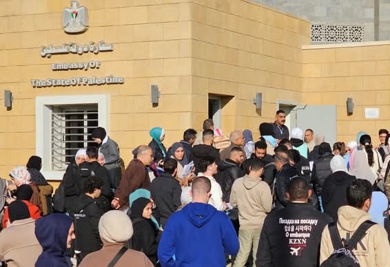 فضيحة سفارة السلطة بالقاهرة.. طلبة التوجيهي قدموا امتحاناتهم في الكراج رغم وجود قاعة واسعة