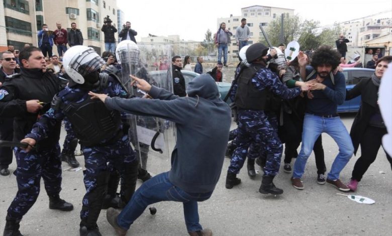 أجهزة السلطة تمنع أهالي الضفة الاحتفال بتحرير الأسرى