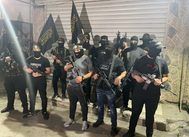 سرايا القدس بجنين تنفي الإشاعات بتسليم سلاحها للسلطة