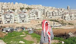 مختص: السلطة الفلسطينية تسهل برامج التهويد والاستيطان بالضفة