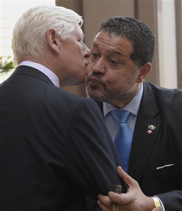 ياسر محمود عباس ضمن وفد السلطة للقاء الإدارة الجديدة بسوريا.. ما صفته؟