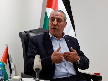 بعد إقالته من الشؤون المدنية.. الفاسد حسين الشيخ يتفرغ لمنصبه بمنظمة التحرير