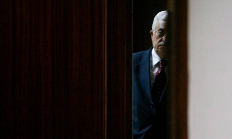 مرة جديدة.. عباس يبرر جرائم الاحتلال في غزة