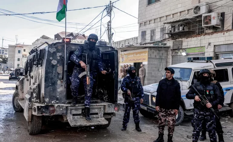 تفاصيل مثيرة.. هكذا ضرب قائد أمن مستوطنة عناصر السلطة وصادر سلاحهم برام الله