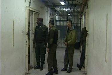 لجنة: سجون السلطة مسالخ ترتكب فيها انتهاكات صادمة دون حسيب