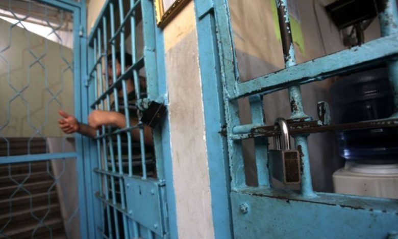 رمضان يمر ثقيلًا على 50 مغيبًا بسجون السلطة.. بلا حرمة أو مُحرم