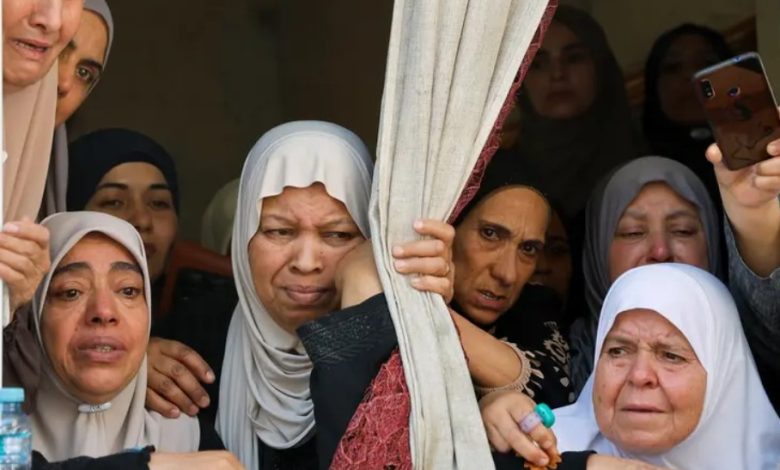 نازحو مخيم نور شمس بلا إغاثة والمحافظ “كميل” منشغل بالاستعراضات الكاذبة