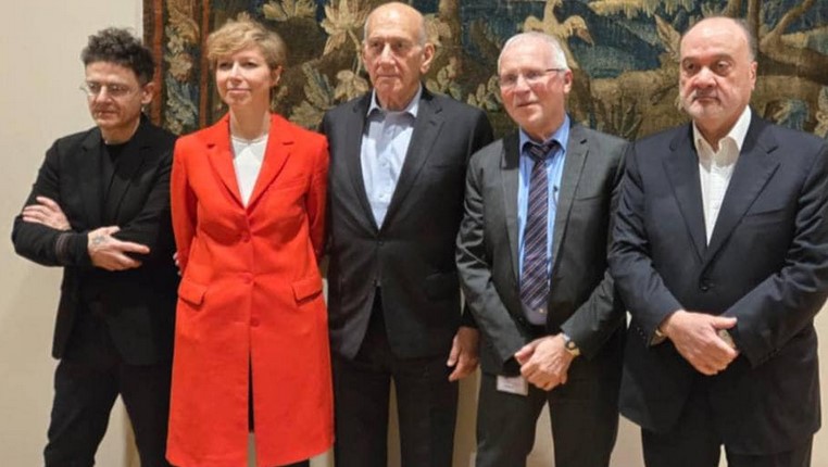 القدوة يواصل تسويق نفسه بديلاً لـ”عباس” ويلتقي أولمرت في باريس