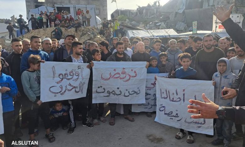 ناشط: غزة ستحمي المقاومة والعدو يحرك أذنابه لحرف مسيرات وقف الحرب
