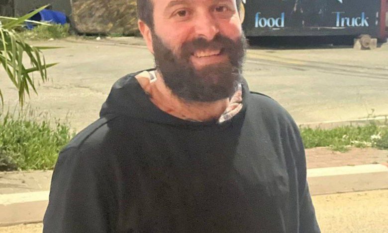 أسيد الخراز يعانق الحرية عقب 100 يوم في غياهب سجون السلطة