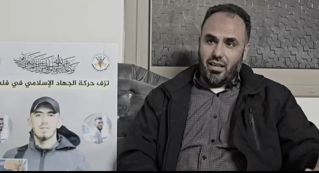 السلطة تقطع راتب الأسير المحرر ناصر بني عودةاسير محرر ونجله