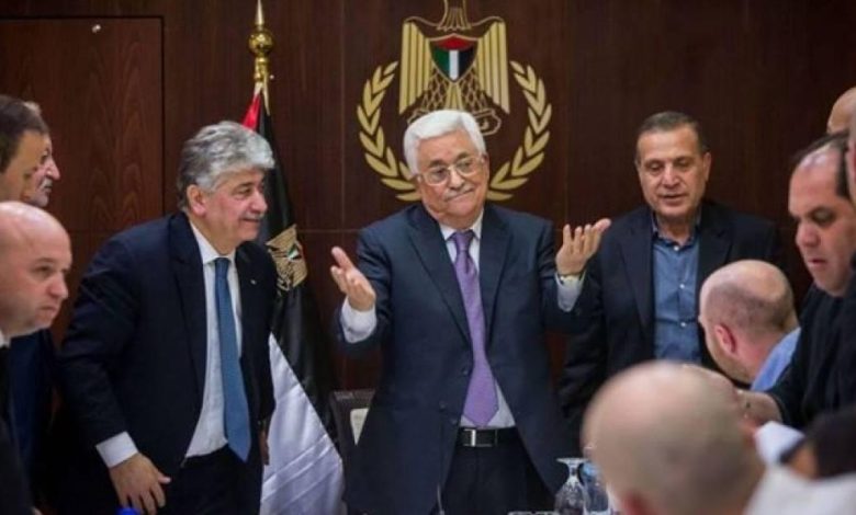 أمان: عباس انتهك القانون بتعيين حسين الشيخ رئيساً للجنة السفراء