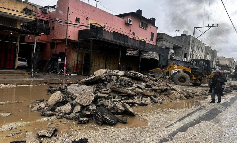 عدوان الاحتلال على طولكرم يدخل يومه الـ 64.. حصار خانق وتدمير للمنازل