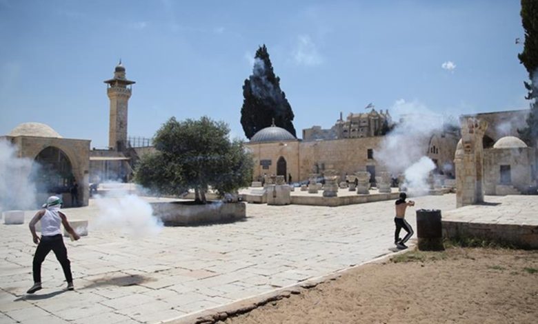 حماس: الاقتحامات والهدم والتنكيل بالمقدسيين لن يثنيهم عن حماية الأقصى