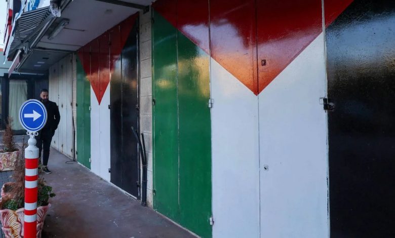 الإضراب يعم الأراضي الفلسطينية رفضاً لاستمرار حرب الإبادة على غزة