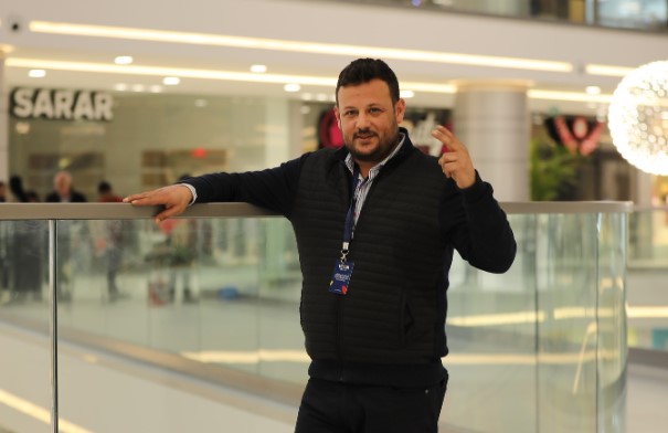 غزة تباد لتحرير والده والأسرى.. “قسام البرغوثي” مدير المول الذي رقص على الدماء النازفة