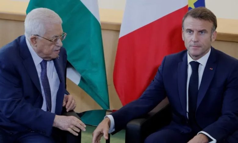 ماكرون لـ”عباس”: عليكم إصلاح فسادكم ووضع نظام حوكمة صادق