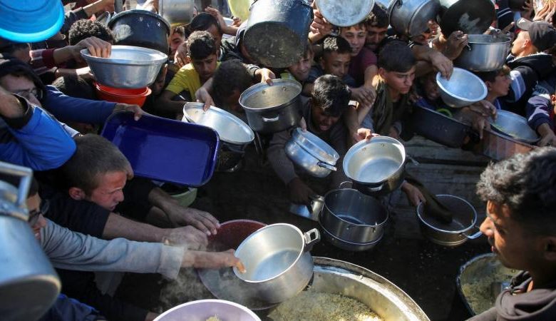 غزة تموت جوعًا وسط تواطؤ العالم ولا مبالاة السلطة