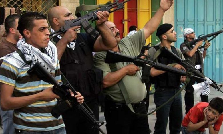 بالبلطجة وسلاح مشبوه.. عبيدات: أدوات ومليشيات بحواضن أمنية تدفع لتفكيك نسيج الضفة