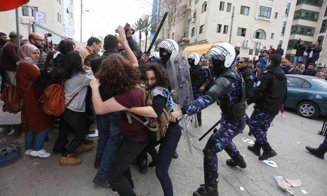 أجهزة السلطة كانت بالمرصاد.. فتاة تخط عبارة “غزة تحترق” على جدار المقاطعة برام الله