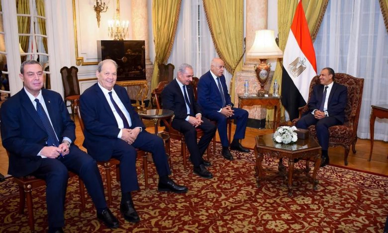 قيادة فتح في القاهرة.. ضحك يترجم غياب الاهتمام بغزة