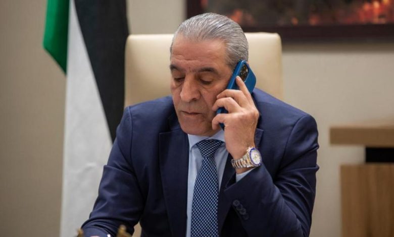 حقوقي: تعيين عباس لـحسين الشيخ رئيسا للجنة السفارات باطل قانونيًا