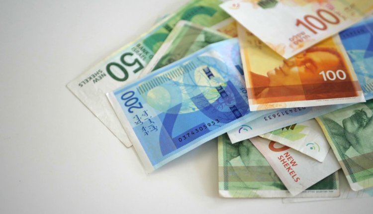 حكومة محمد مصطفى حصلت على 4.55 مليار شيكل خلال 3 شهور