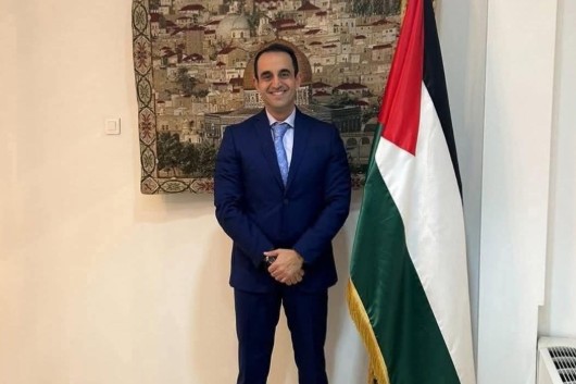 تعيينات عظام الرقبة.. “سامي مهنا” نجل مدير عام المعابر سفيراً للسلطة لدى ألبانيا