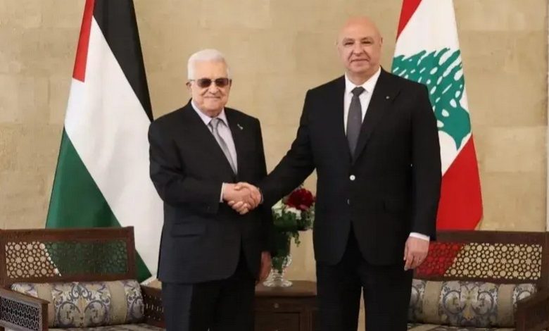 لماذا تراجع عباس عن مبادرة سحب سلاح المخيمات الفلسطينية بلبنان؟