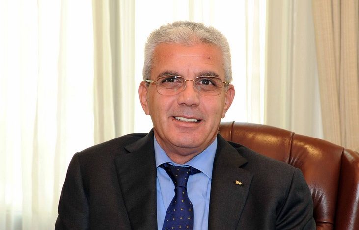 سفير السلطة بالكويت يسحب شكاوى قدمها حقوقيون ضد كاتب أساء لنساء غزة