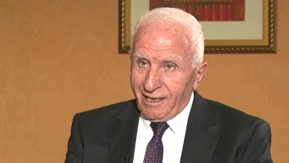 عزام الأحمد: تسليم سلاح المخيمات في لبنان مسؤولية منظمة التحرير