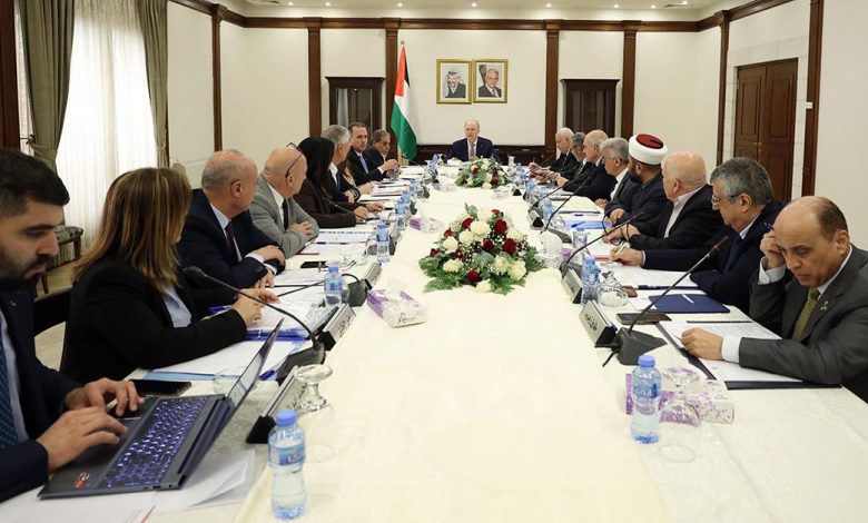 الهيئات المحلية تستنكر تغول حكومة مصطفى التي رفضت كل الحلول المطروحة