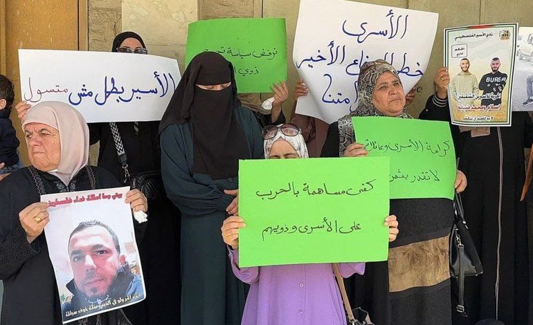 ناشط: قطع السلطة رواتب الأسرى والمحررين جريمة ثورية