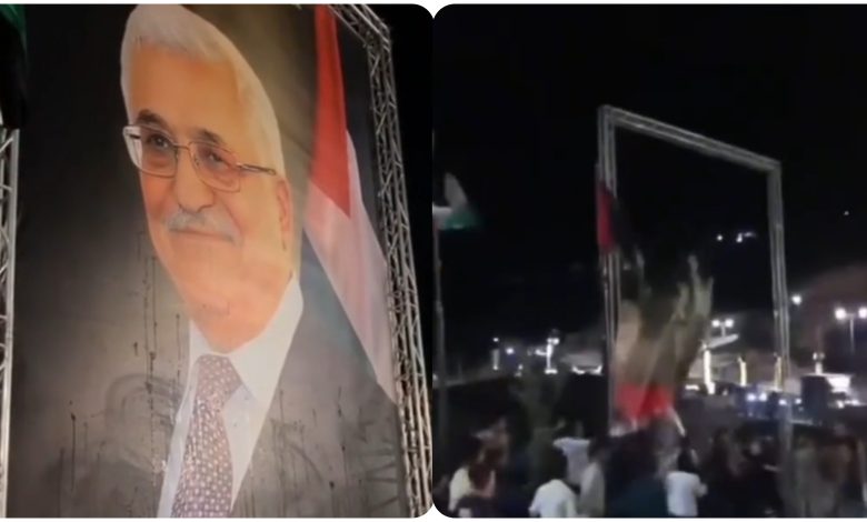 بتمزيق صورته والبصق عليها.. أطفال تفوح يضعون عباس في حجمه الحقيقي