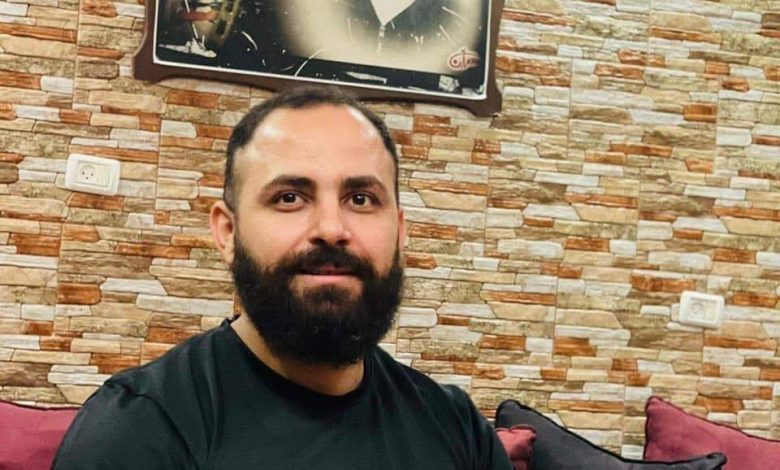 “الباب الدوار” يحرم عماد أبو الهيجا من الاعتناء بوالدته بـ”آخر أنفاسها”