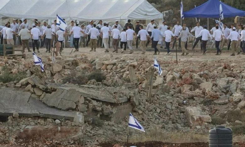 ناشط: السلطة صادرت السلاح من المواطنين وتركتهم لوحدهم يواجهون المستوطنين