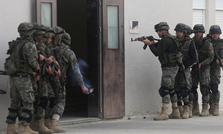 انتقادات لإذعة.. فصل السلطة لأي موظف مرتبط بالمقاومة يثير غضبًا