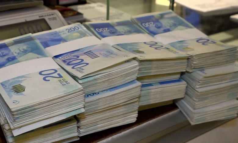 حكومة الجباية بالضفة تمتص أموال المواطنين.. 4.55 مليار شيكل خلال 3 أشهر